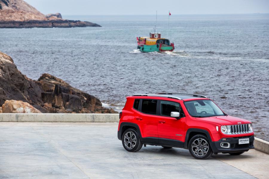  Jeep Renegade Limited (BU) 2016 года  (CN) (фото 17 из 30)